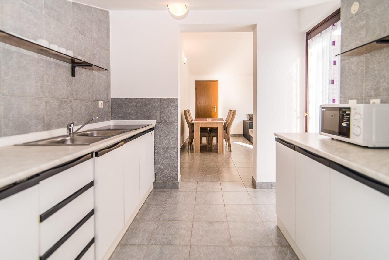 Apartments Dino Porec Exterior photo