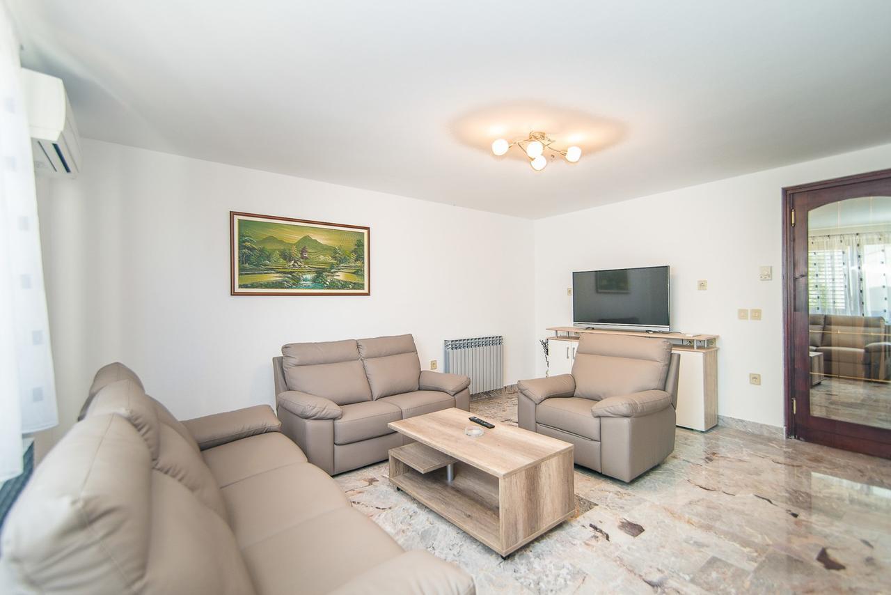 Apartments Dino Porec Exterior photo