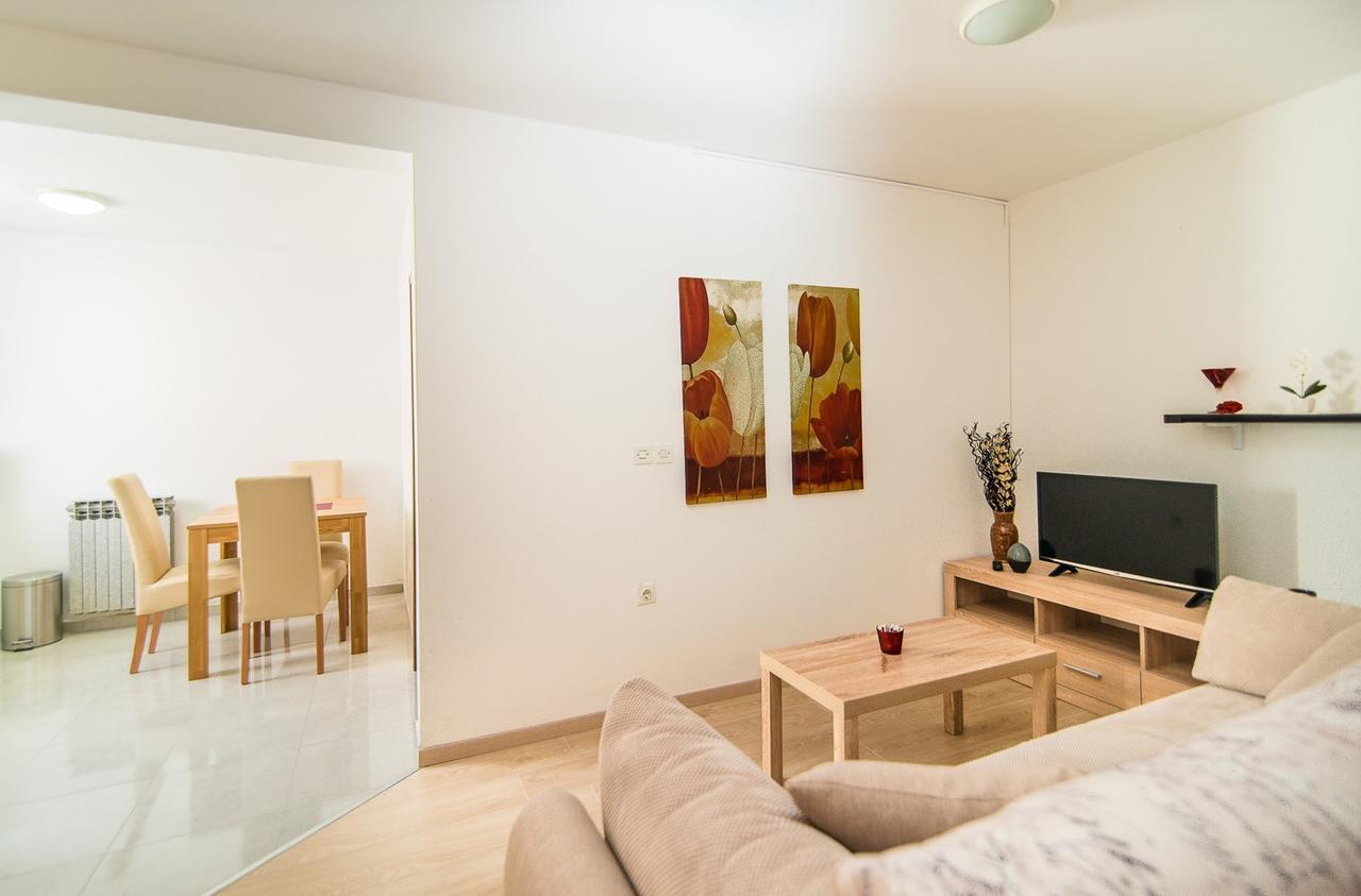 Apartments Dino Porec Exterior photo