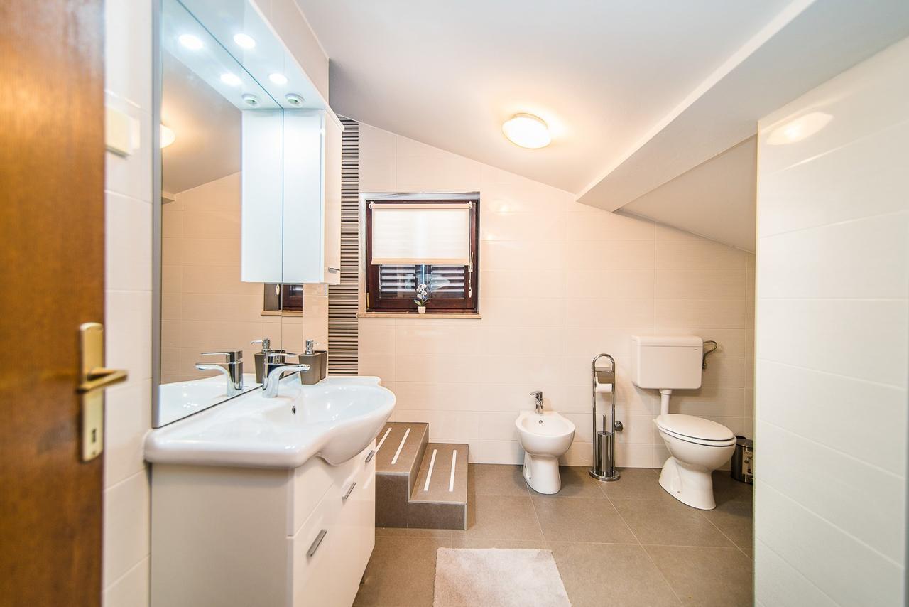Apartments Dino Porec Exterior photo