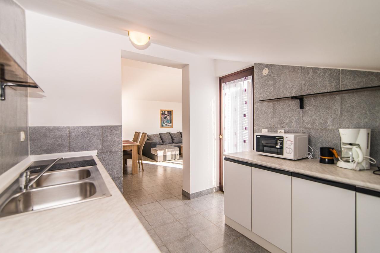 Apartments Dino Porec Exterior photo